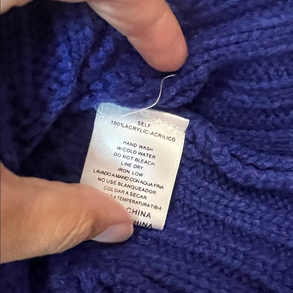 &merci Women's Royal Blue Cable Knit Cozy‎ Sweater Fringe Sleeves Size Medium - Picture 5 of 6